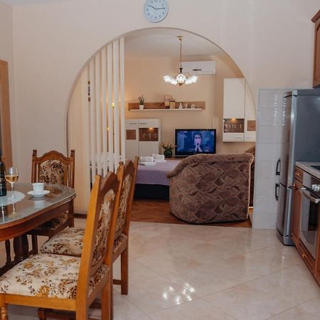Apartman Neli Vir Zewnętrze zdjęcie