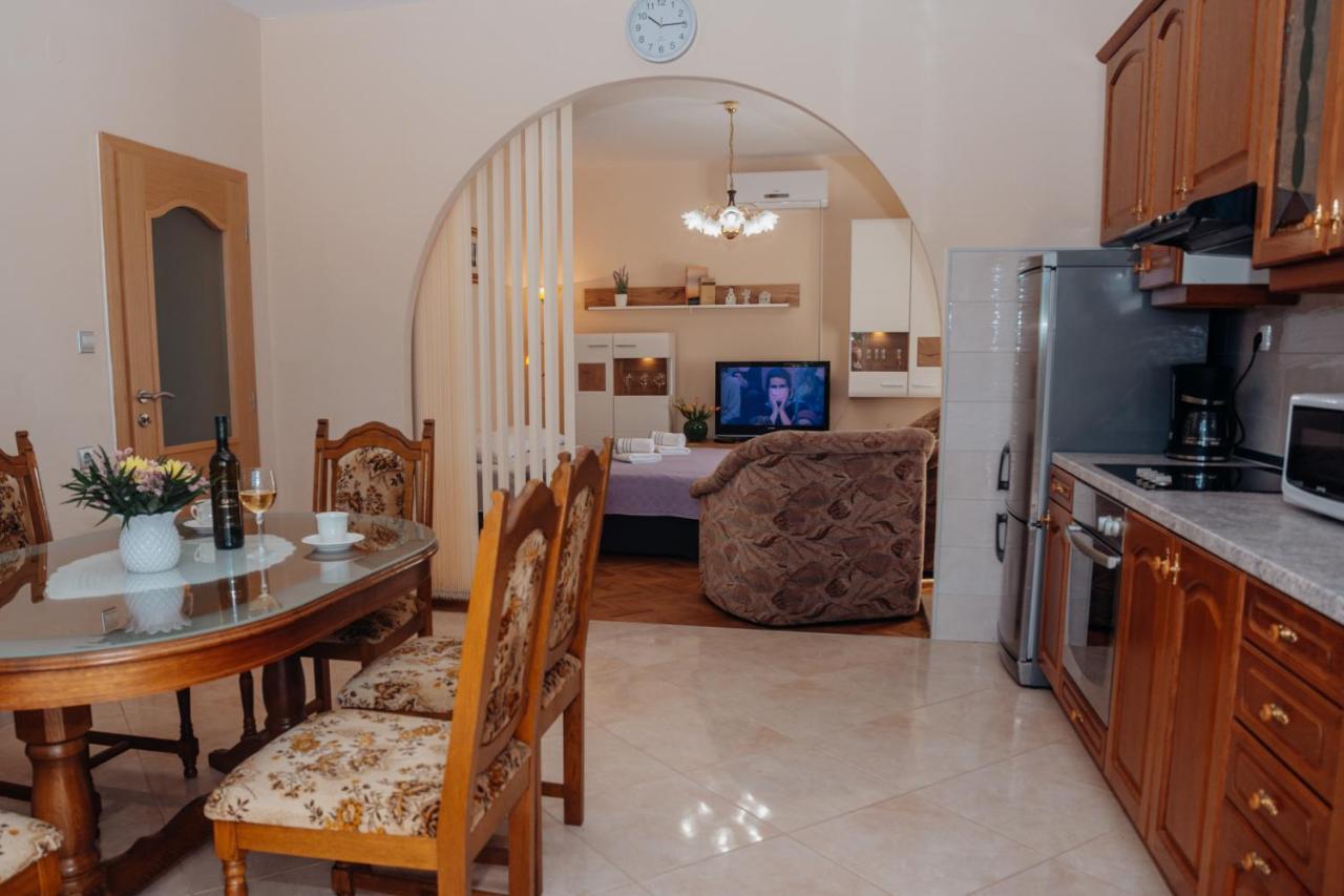 Apartman Neli Vir Zewnętrze zdjęcie