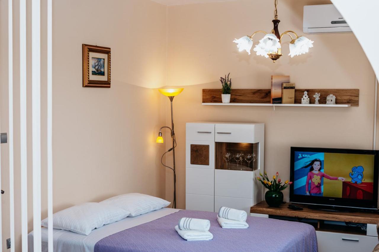 Apartman Neli Vir Zewnętrze zdjęcie