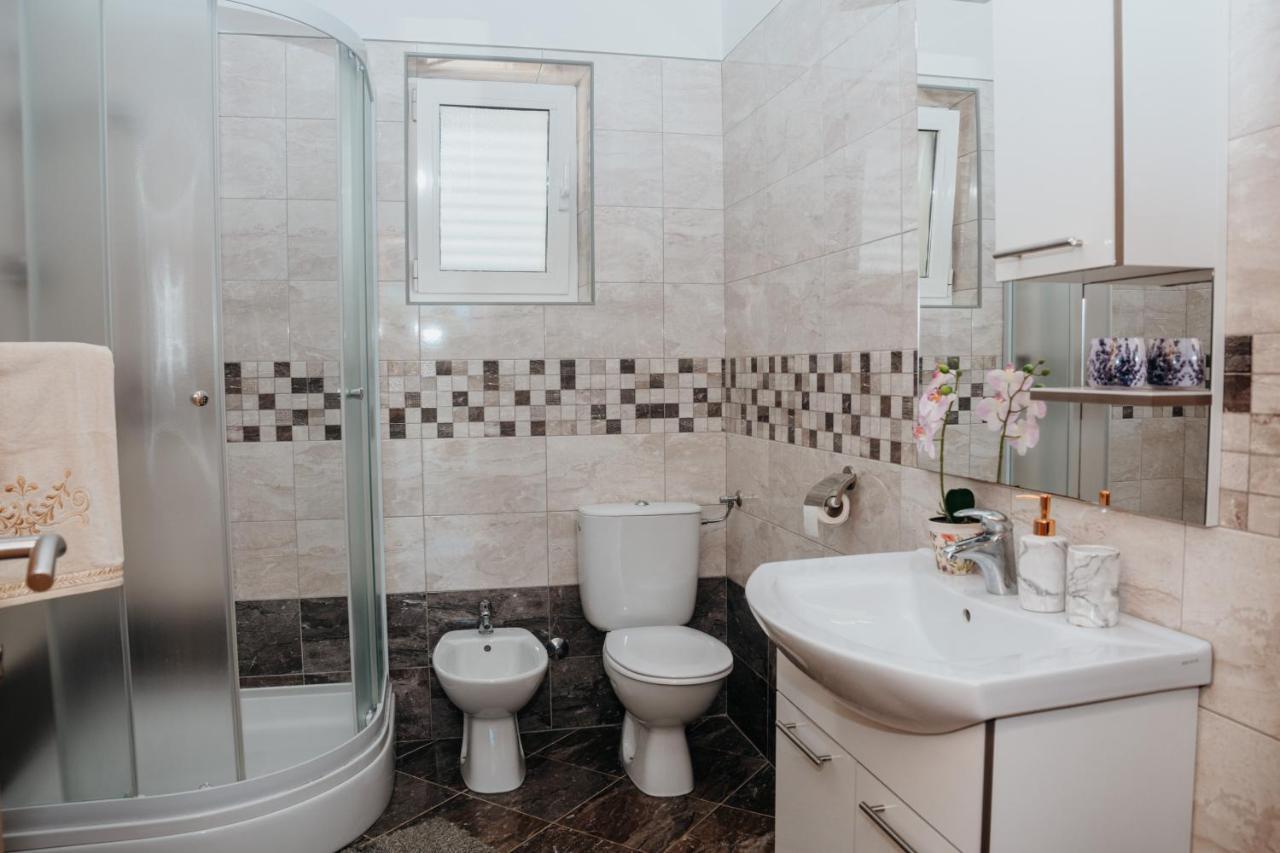 Apartman Neli Vir Zewnętrze zdjęcie