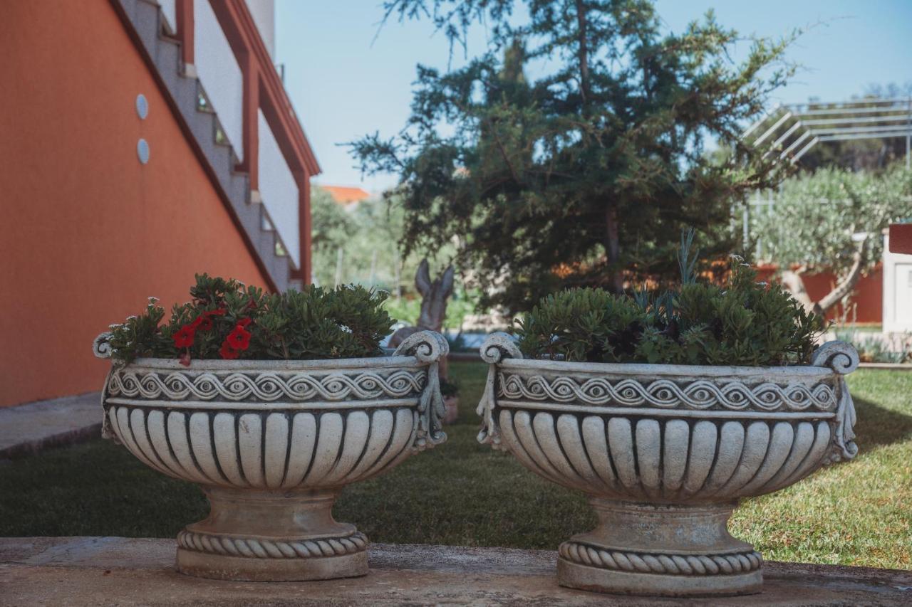 Apartman Neli Vir Zewnętrze zdjęcie